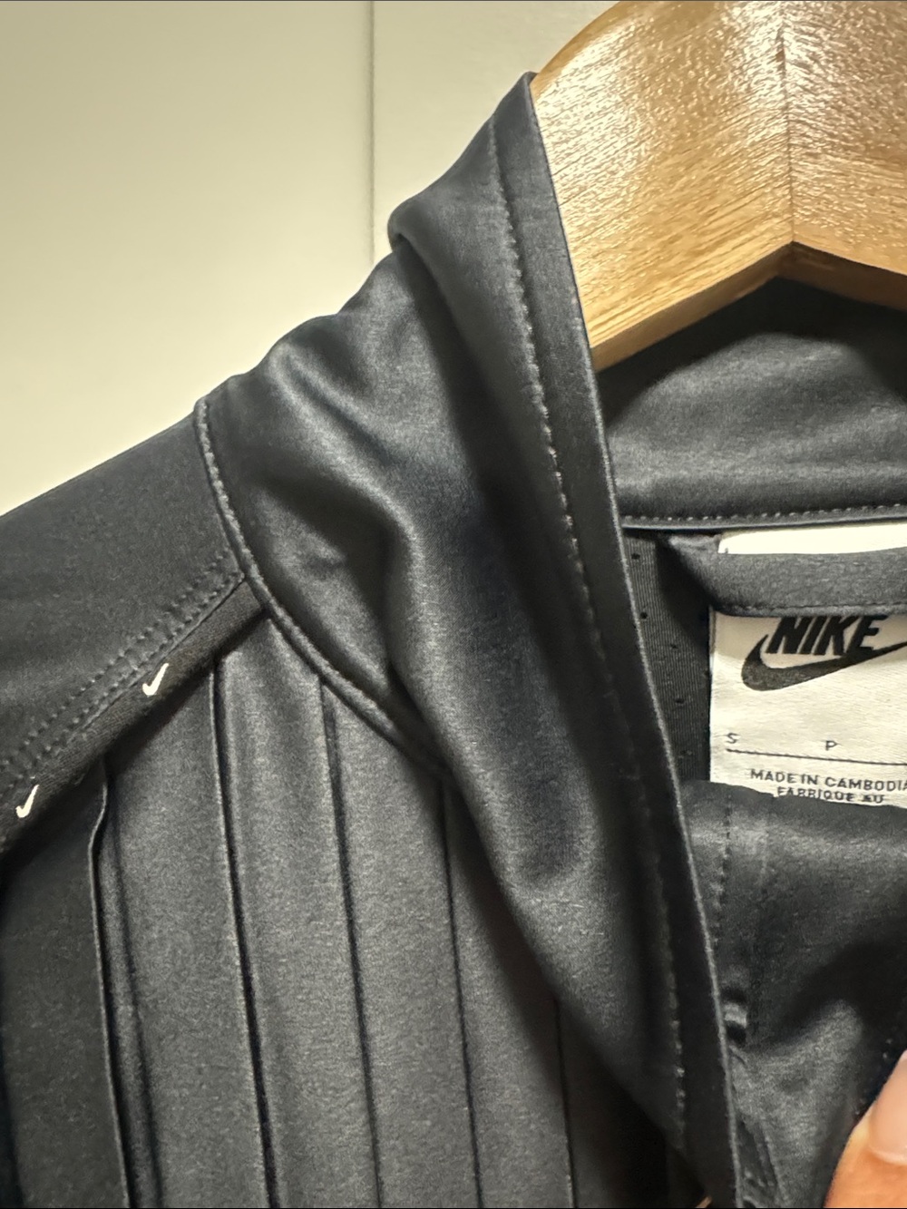 Nike Black Pleated Zip-Front Bomber Jacket (OVERSIZED) - Picture 2 of 7